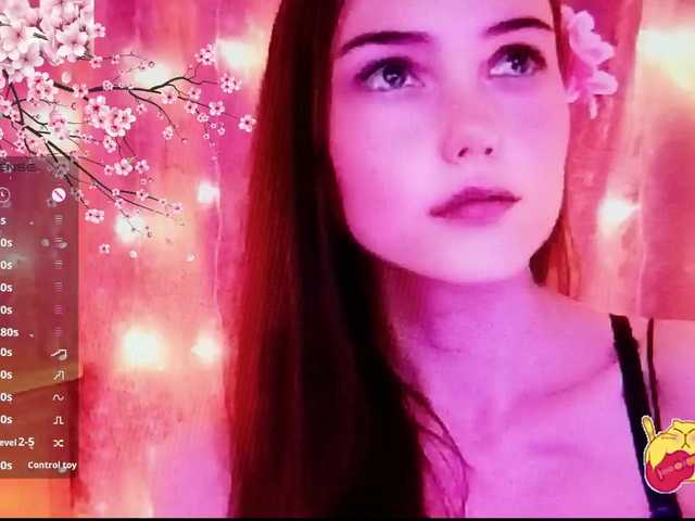 Karo1ina1 live cam on BongaCams