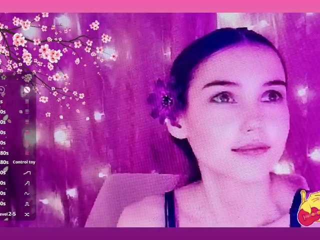 Karo1ina1 live cam on BongaCams