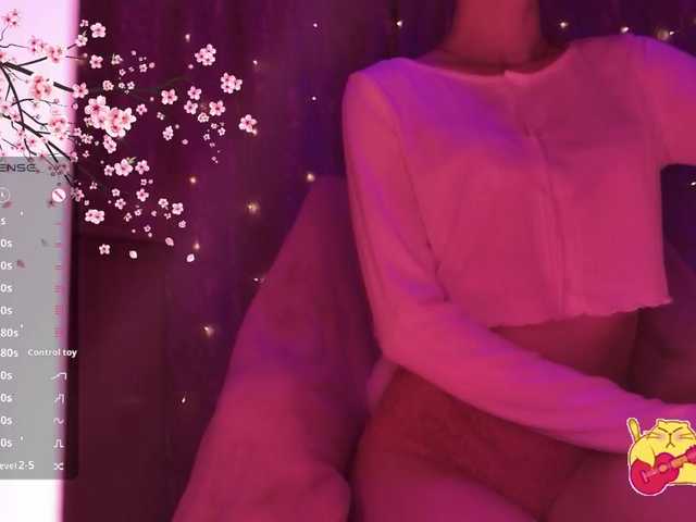 Karo1ina1 live cam on BongaCams