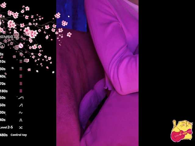 Karo1ina1 live cam on BongaCams