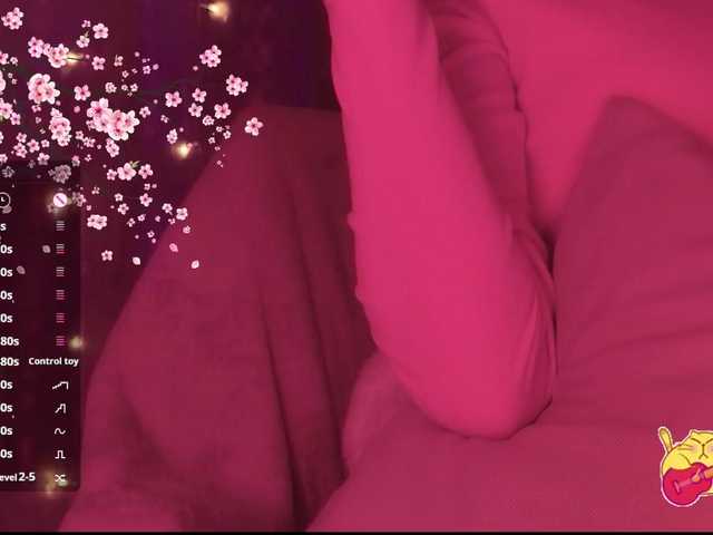 Karo1ina1 live cam on BongaCams