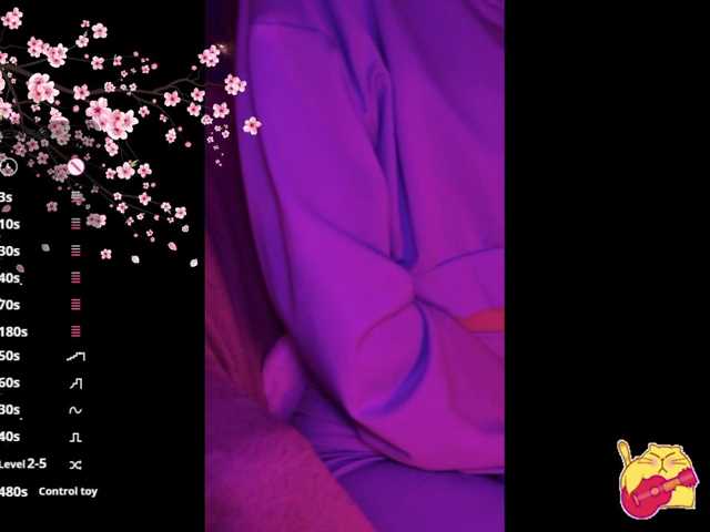 Karo1ina1 live cam on BongaCams