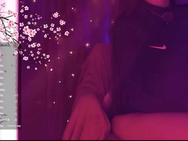 Karo1ina1 live cam on BongaCams