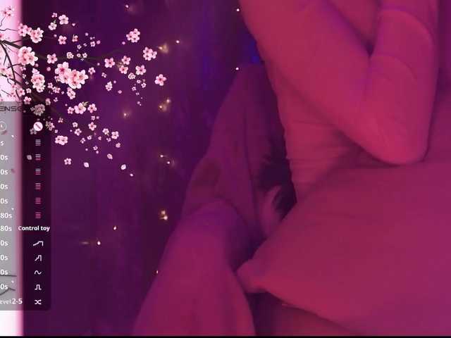 Karo1ina1 live cam on BongaCams