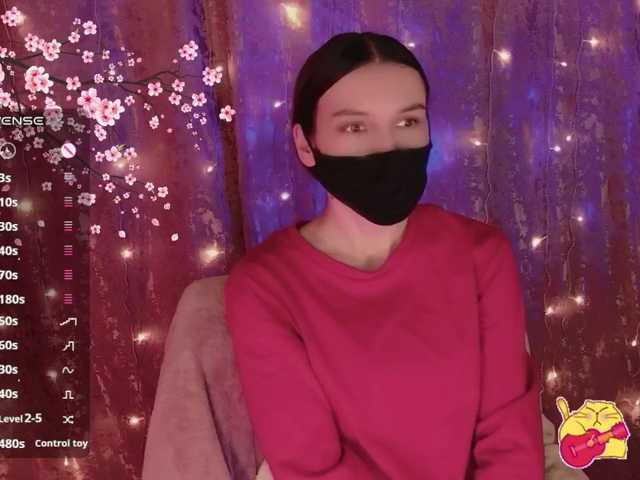 Karo1ina1 live cam on BongaCams