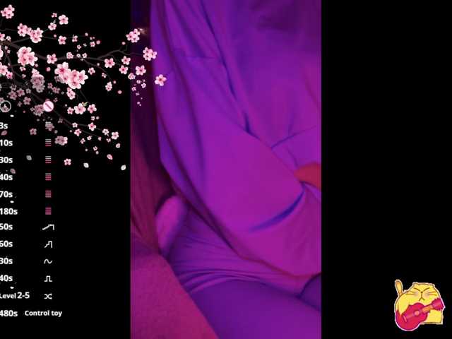 Karo1ina1 live cam on BongaCams