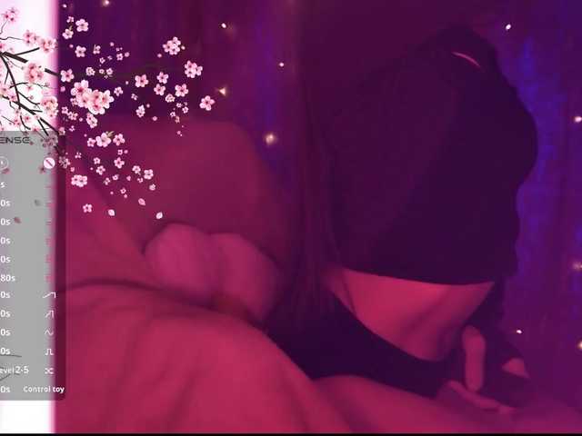Karo1ina1 live cam on BongaCams