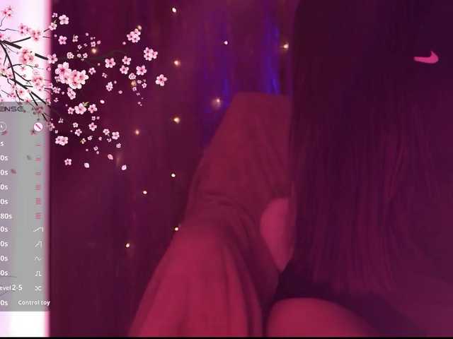 Karo1ina1 live cam on BongaCams