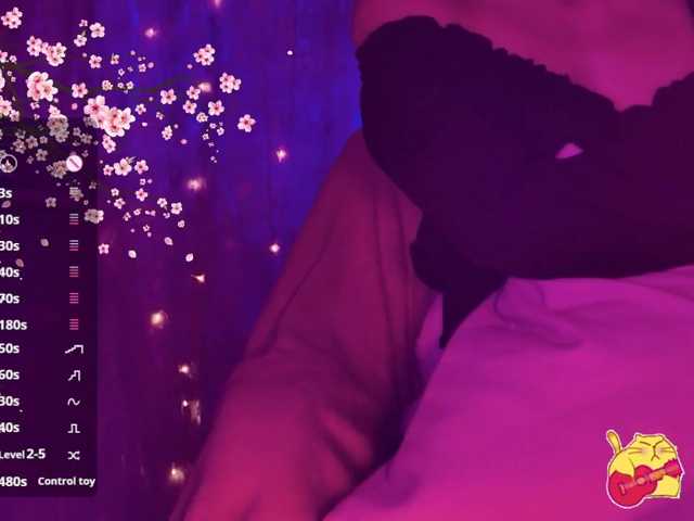 Karo1ina1 live cam on BongaCams