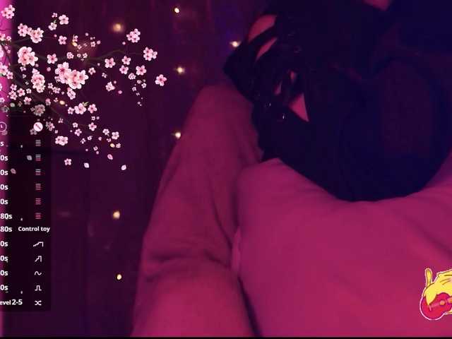Karo1ina1 live cam on BongaCams