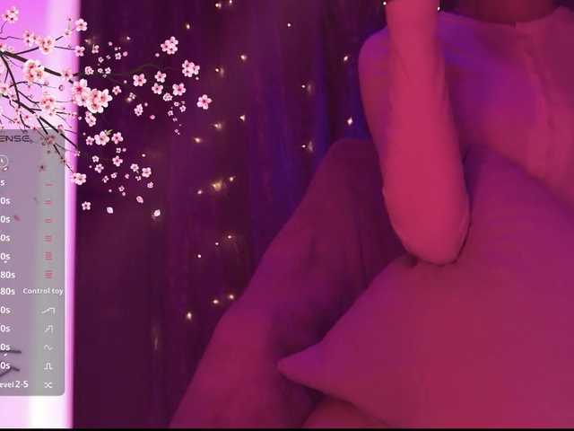 Karo1ina1 live cam on BongaCams