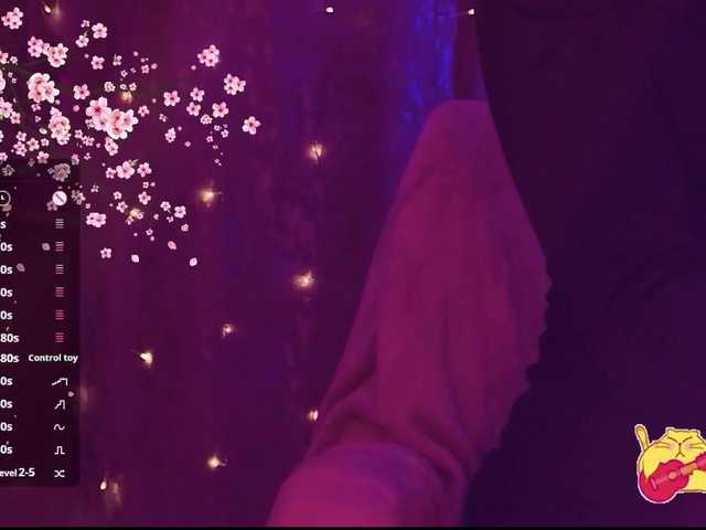 Karo1ina1 live cam on BongaCams