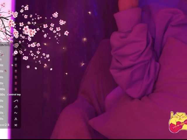 Karo1ina1 live cam on BongaCams