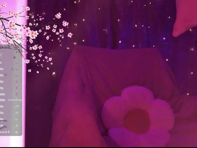 Karo1ina1 live cam on BongaCams