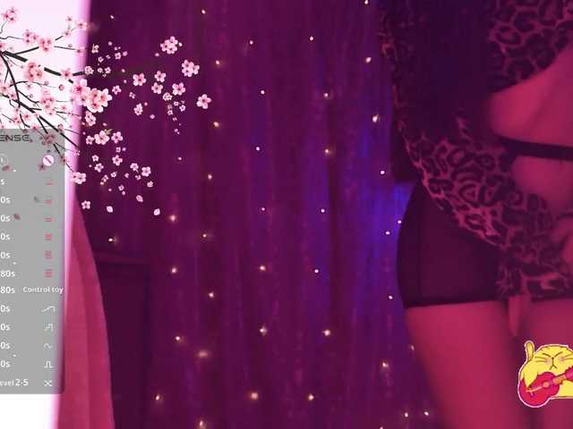 Karo1ina1 live cam on BongaCams
