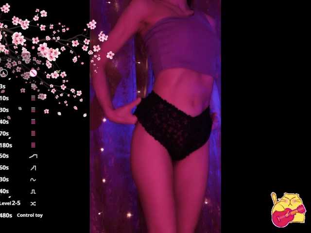 Karo1ina1 live cam on BongaCams