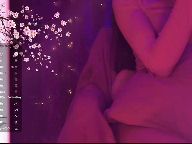Karo1ina1 live cam on BongaCams