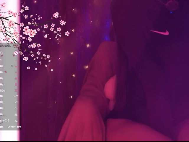 Karo1ina1 live cam on BongaCams
