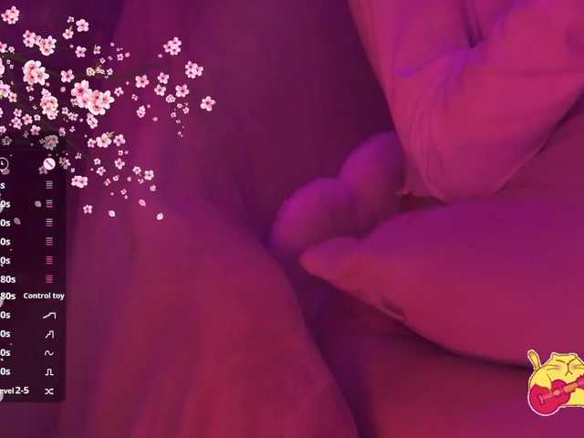 Karo1ina1 live cam on BongaCams