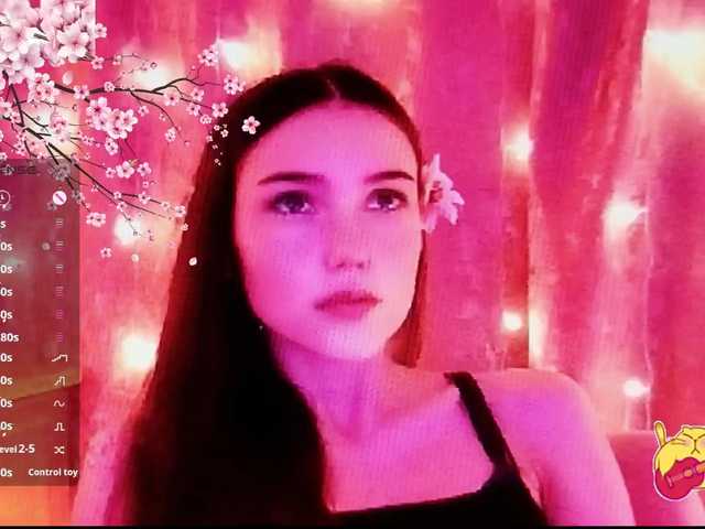 Karo1ina1 live cam on BongaCams