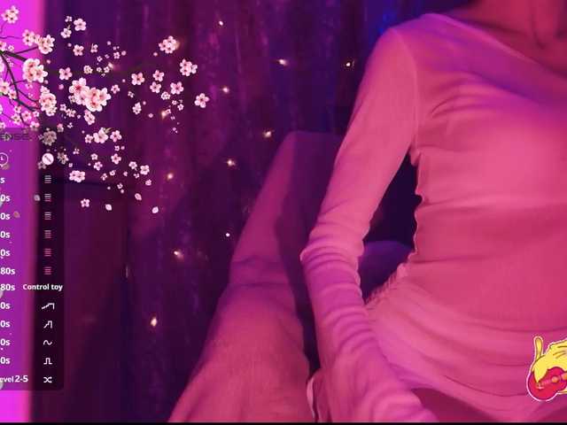 Karo1ina1 live cam on BongaCams