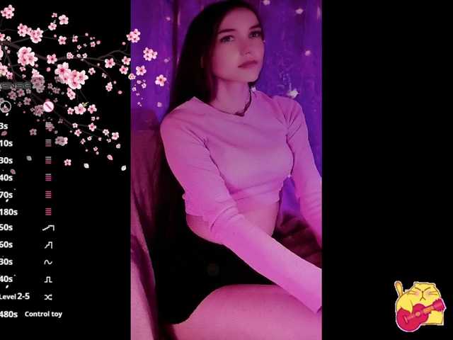 Karo1ina1 live cam on BongaCams