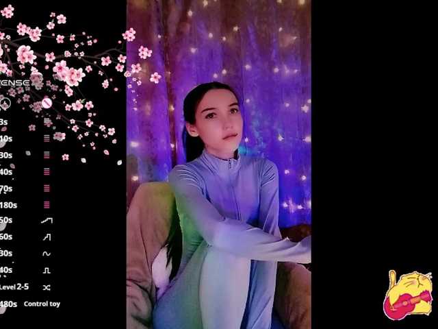 Karo1ina1 live cam on BongaCams