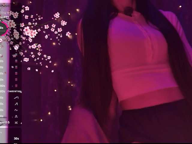 Karo1ina1 live cam on BongaCams