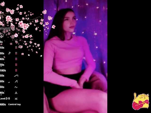 Karo1ina1 live cam on BongaCams