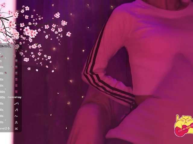 Karo1ina1 live cam on BongaCams