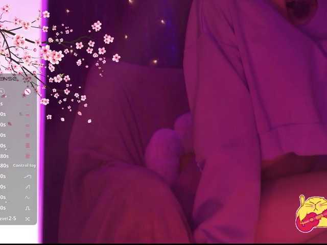Karo1ina1 live cam on BongaCams