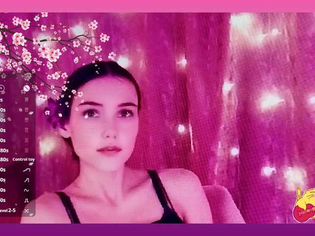 Karo1ina1 live cam on BongaCams