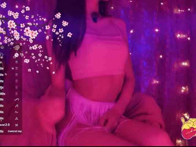 Model: Taliswoman