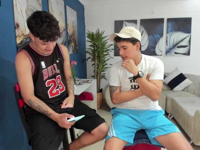 theroomies-secrets live cam on BongaCams