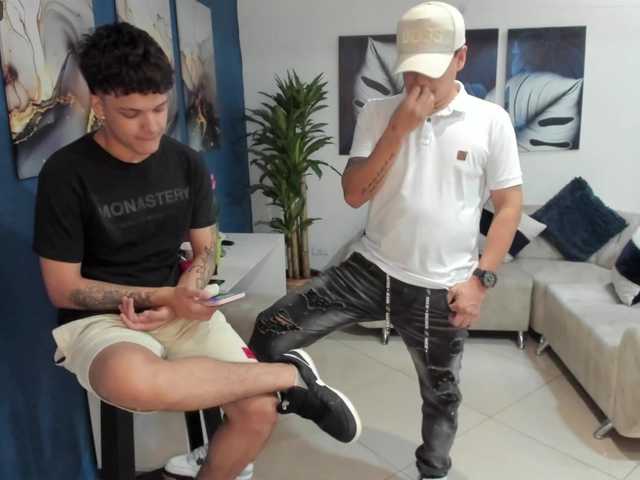theroomies-secrets live cam on BongaCams