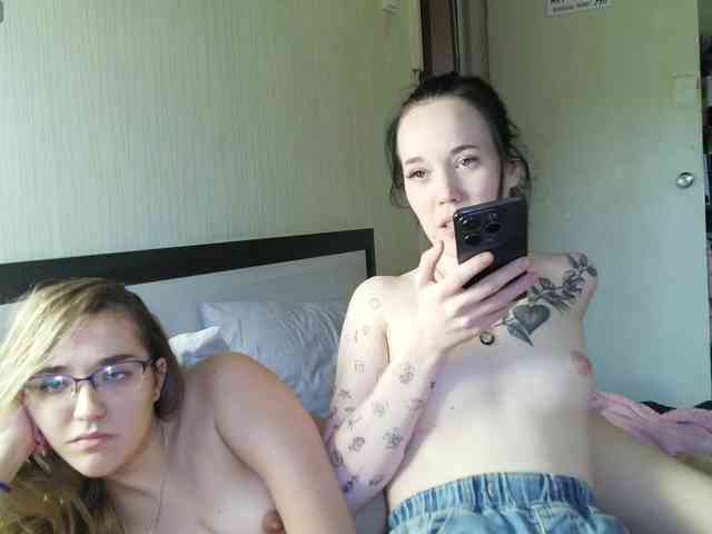 HotsCouple webcam