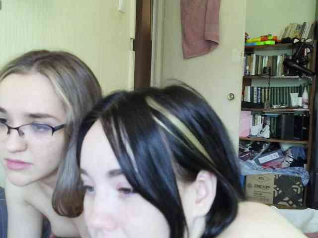 HotsCouple webcam