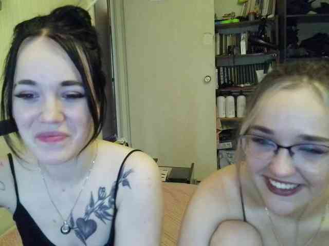 HotsCouple webcam
