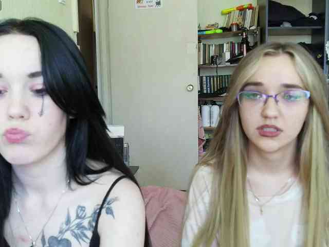 HotsCouple webcam