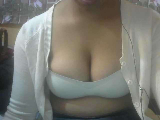 Janahhot live cam on BongaCams