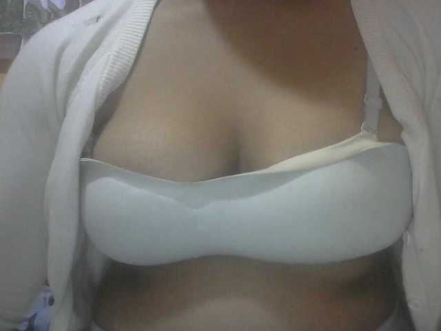 Janahhot live cam on BongaCams