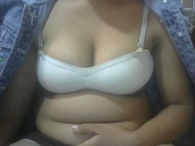 Janahhot live cam on BongaCams