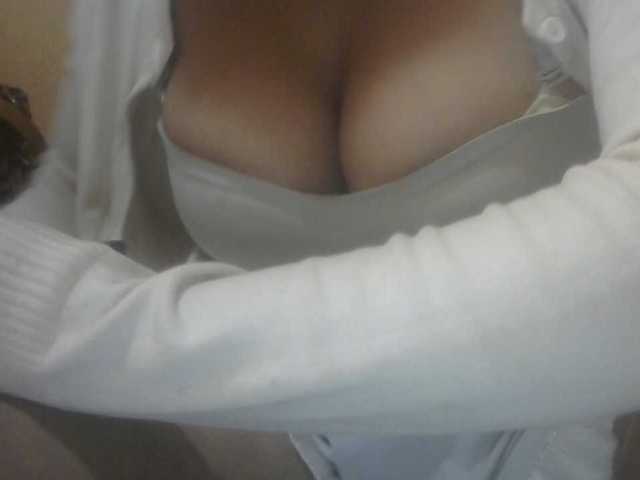 Janahhot live cam on BongaCams