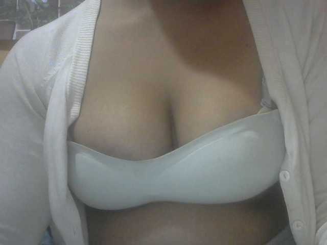 Janahhot live cam on BongaCams