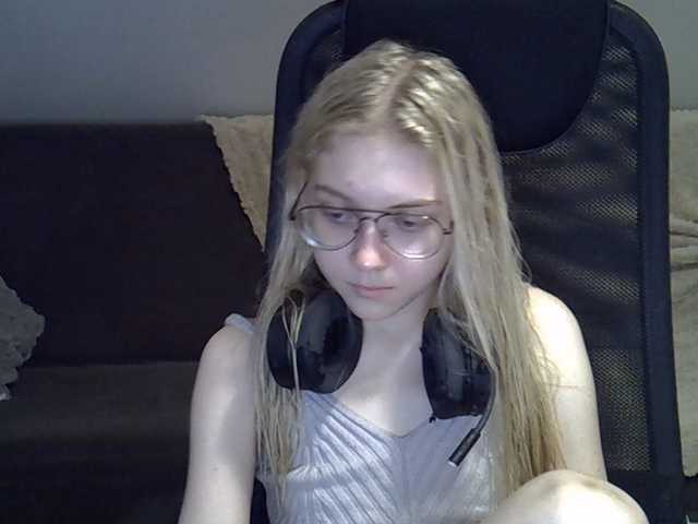 dream-lily live webcam show