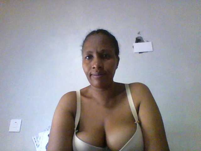 EllyStacy live cam on BongaCams