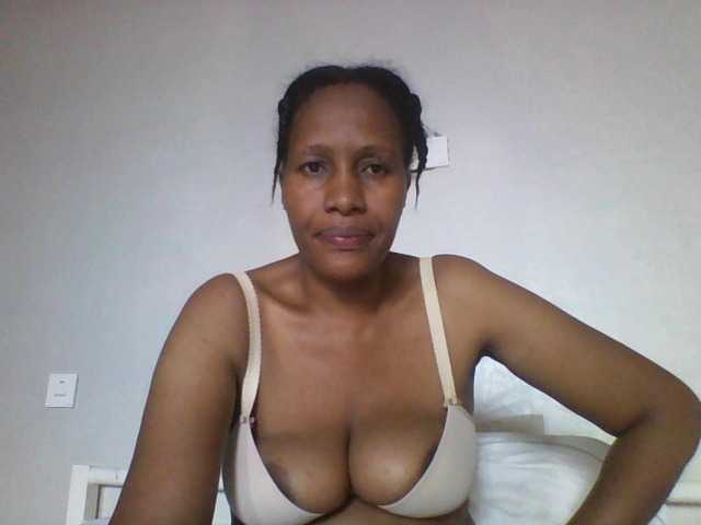 EllyStacy webcam