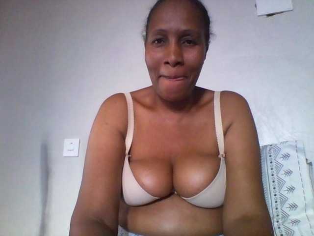 EllyStacy live cam on BongaCams