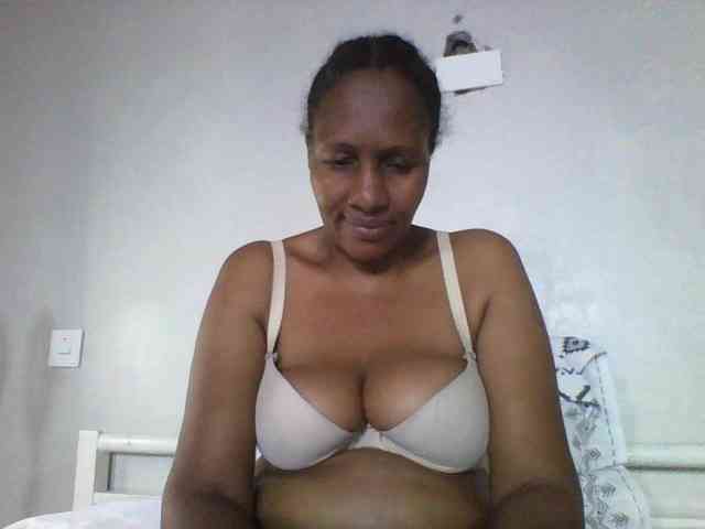 EllyStacy webcam