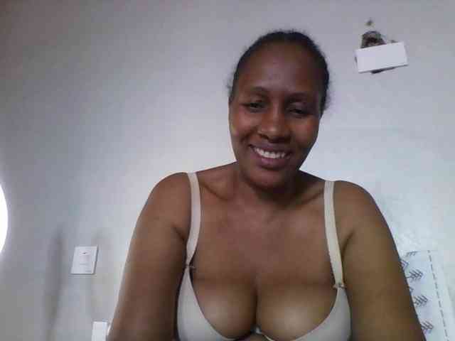 EllyStacy webcam